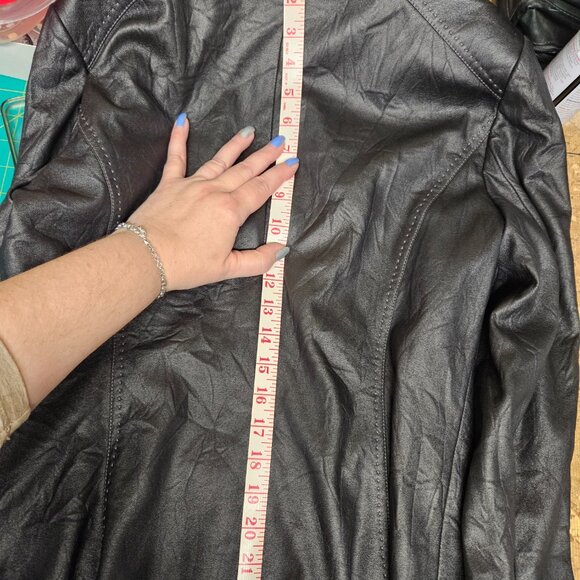 Faux leather blazer - Picture 7 of 8